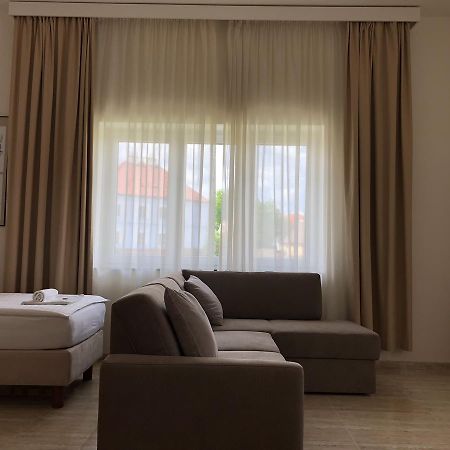 Apartman Za Radnici Valtice Dış mekan fotoğraf