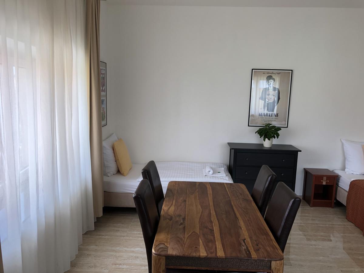 Apartman Za Radnici Valtice Dış mekan fotoğraf